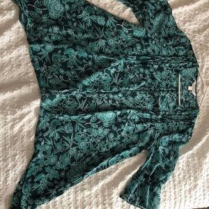 Lauren Conrad, beautiful flowy shirt